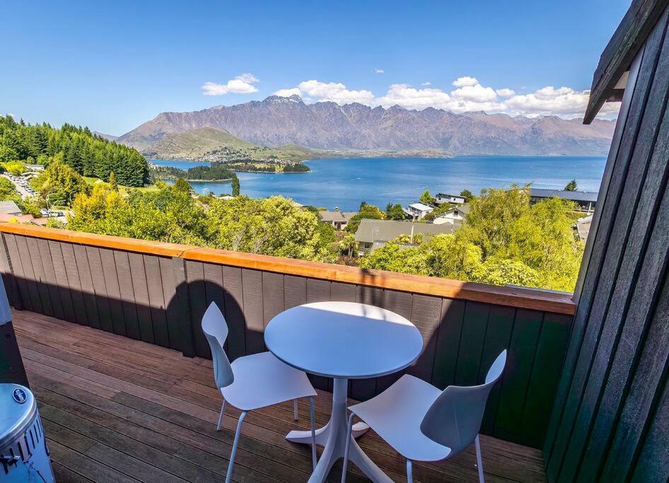Fernhill Stunning View Home Квинстаун Экстерьер фото